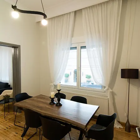Apartment Chrisa's House Old Town